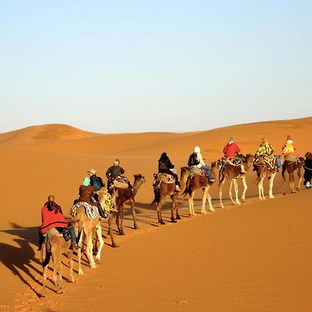 Sahara Camel Tours Camp Hotel Мерцуга Екстериор снимка