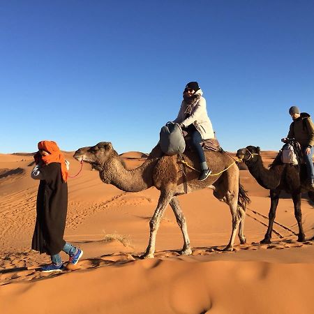 Sahara Camel Tours Camp Hotel Мерцуга Екстериор снимка