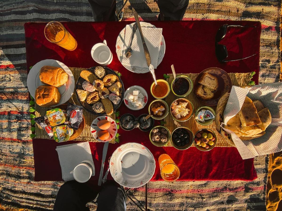 Sahara Camel Tours Camp Hotel Мерцуга Екстериор снимка