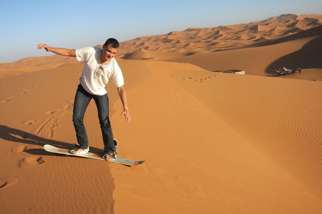 Sahara Camel Tours Camp Hotel Мерцуга Екстериор снимка